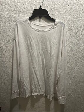 Vuori White Long-Sleeve Crew Shirt